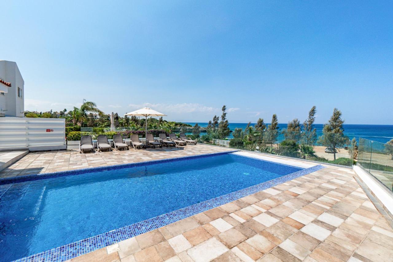 Beach Front Aqua Marina By Ezoria Villas Paralimni Exterior foto