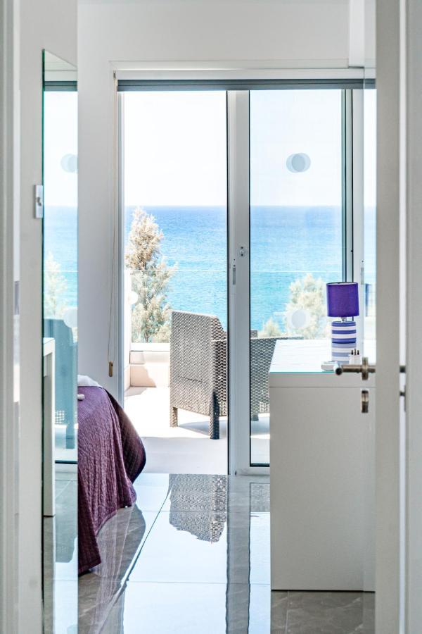 Beach Front Aqua Marina By Ezoria Villas Paralimni Exterior foto