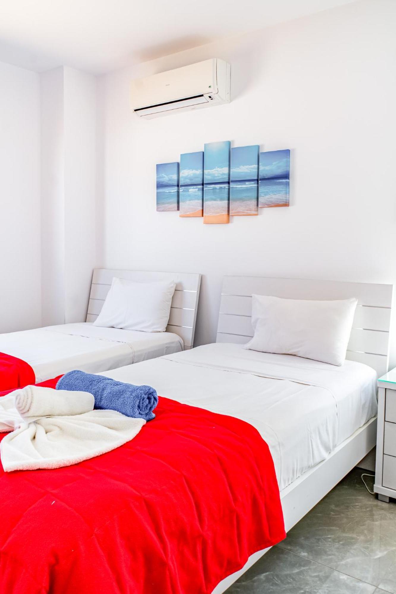 Beach Front Aqua Marina By Ezoria Villas Paralimni Exterior foto