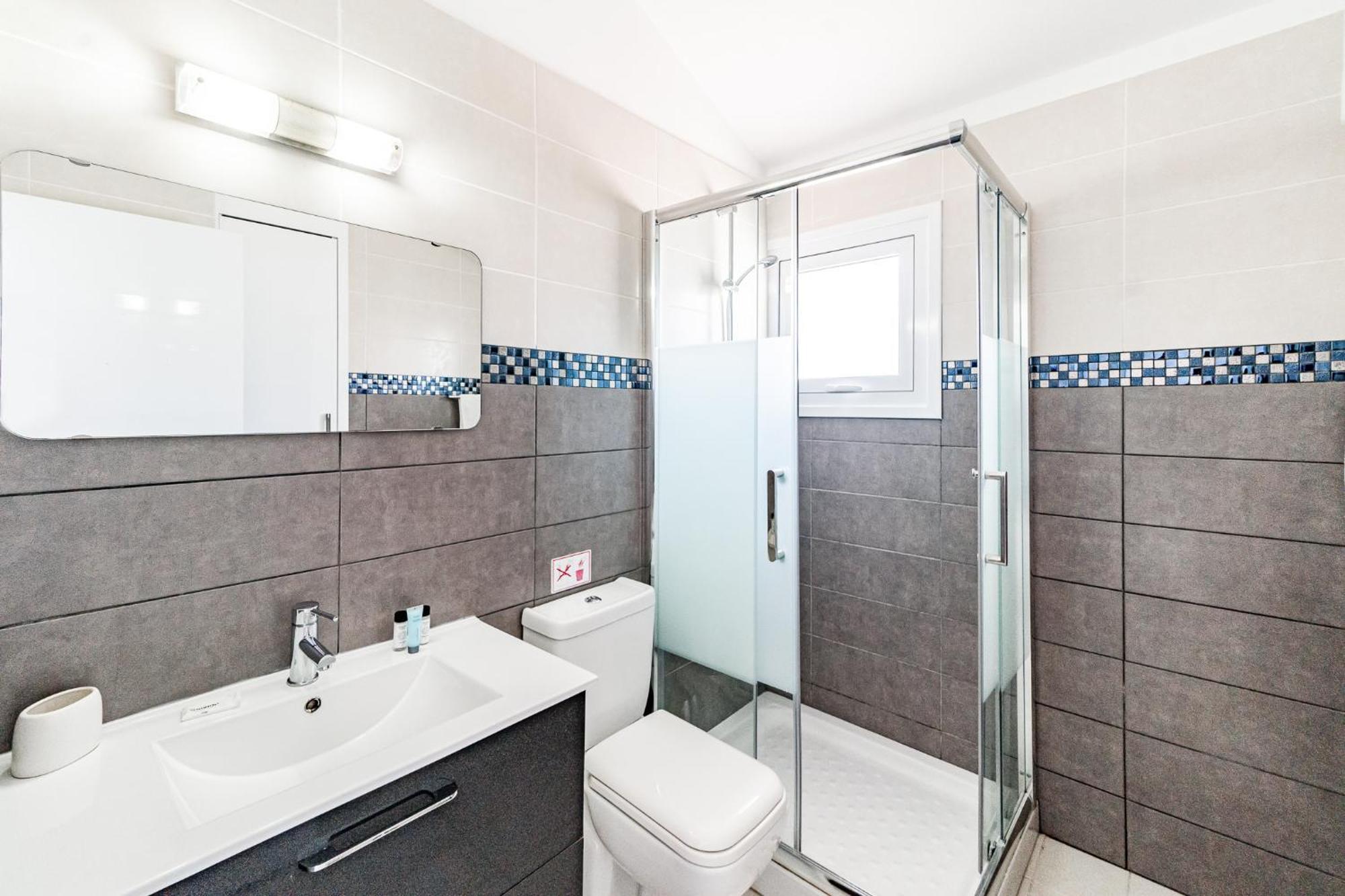 Beach Front Aqua Marina By Ezoria Villas Paralimni Exterior foto